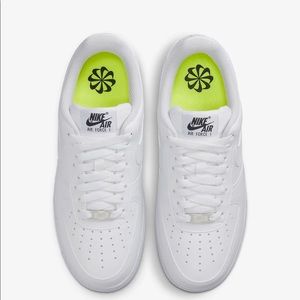 NWT Nike women’s Air Force 1 sneakers